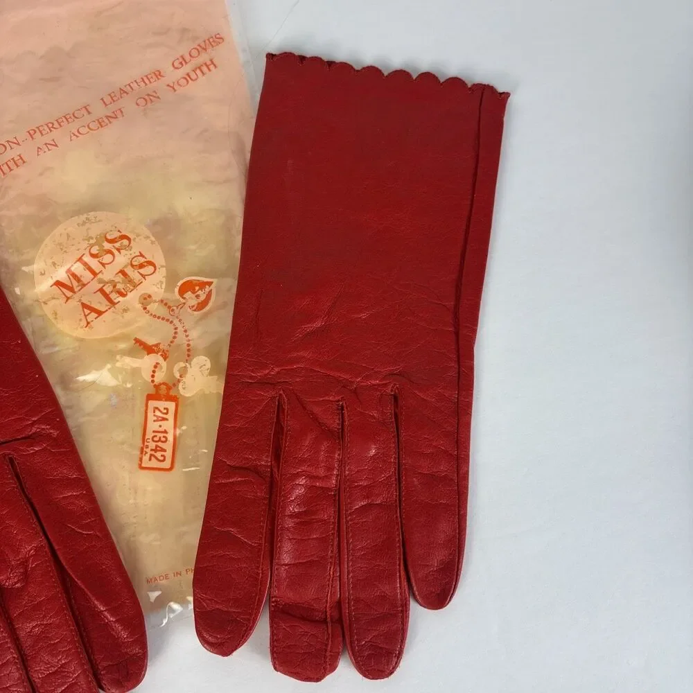 VTG Miss Aris Women's Red Leather Gloves Size 7 1/2 7.5 Wrist Length